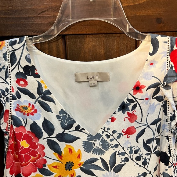 Loft Floral Flutter Sleeve RayonV-Neck Shift Dress - Picture 5 of 6